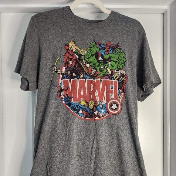 Marvel Superheroes Graphic T - Size M - Picture 1 of 3
